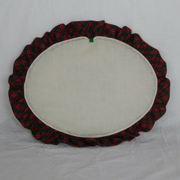 Embroidery Hoop Art Wall Hanging Raccoon Winter Tree Berries Snow Green Oval - Picture 6 of 6